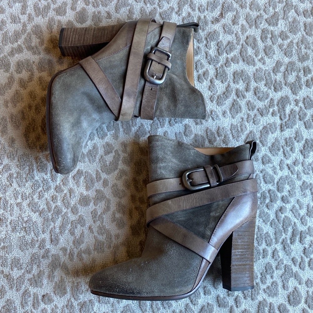 Belle by Sigerson Morrison Denver Smooth Pull-Up Floria Ankle Bootie, size 7.5